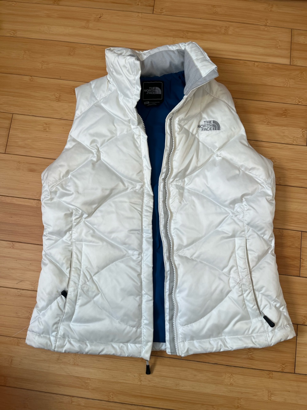 The North Face Women’s White 550 Insulated Puffer Vest size small